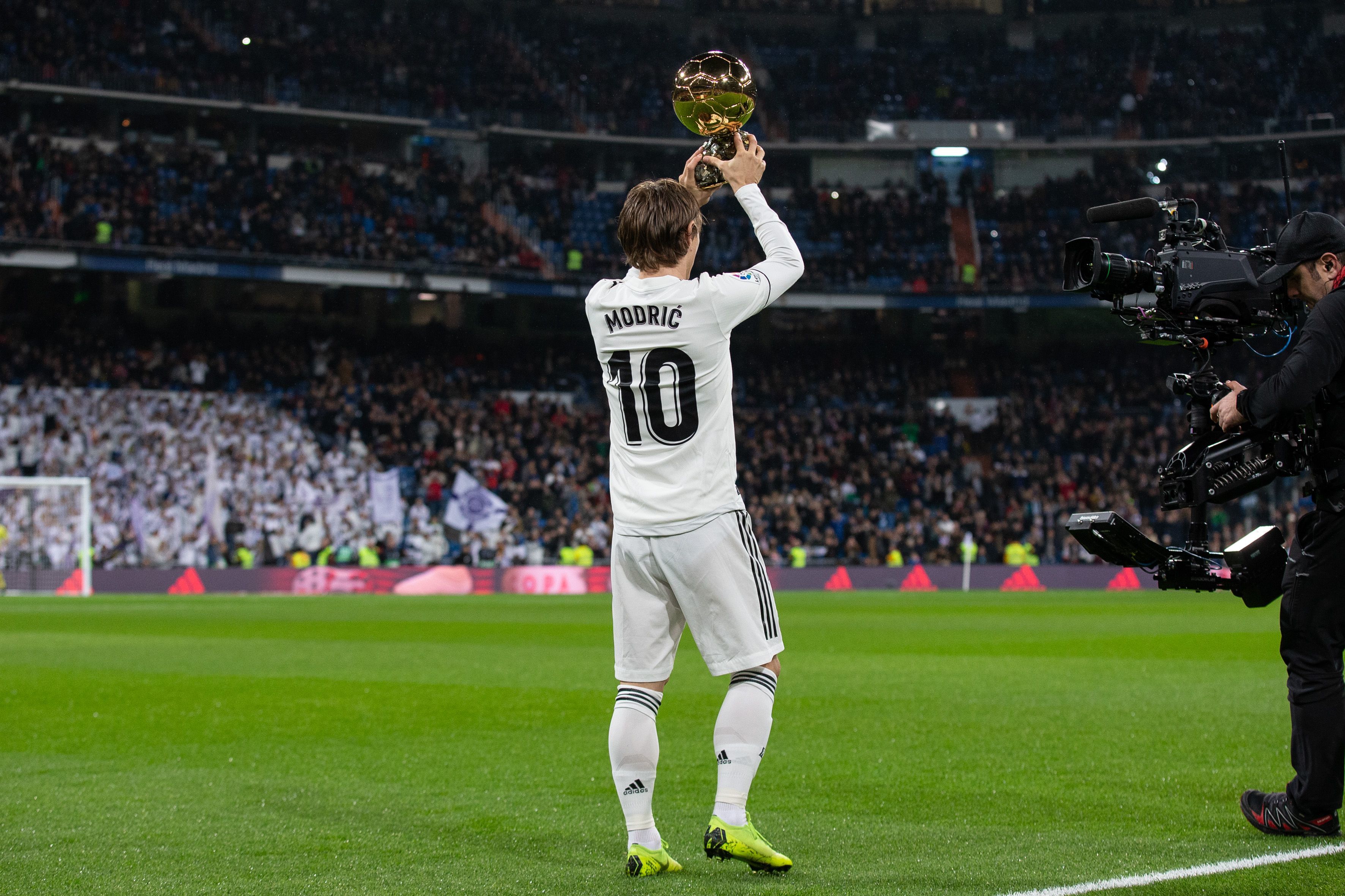 大家好，我是冷刺孙兴憨本人！