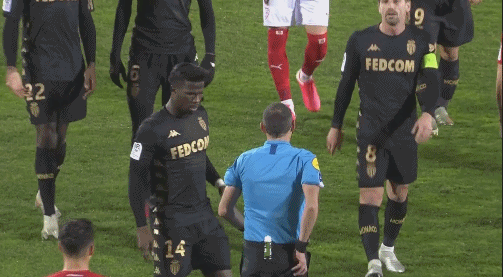 亨利：北伦敦德比球员必须清醒，枪手最不想看到曼城紧追其后（亨利称北伦敦德比需球员保持清醒，阿森纳最不愿见曼城步步紧逼）