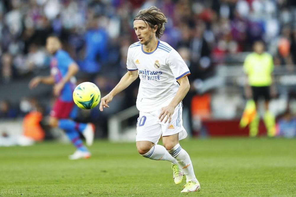 特里：我肯定同意萨拉赫的说法，他已经成为利物浦的替罪羊