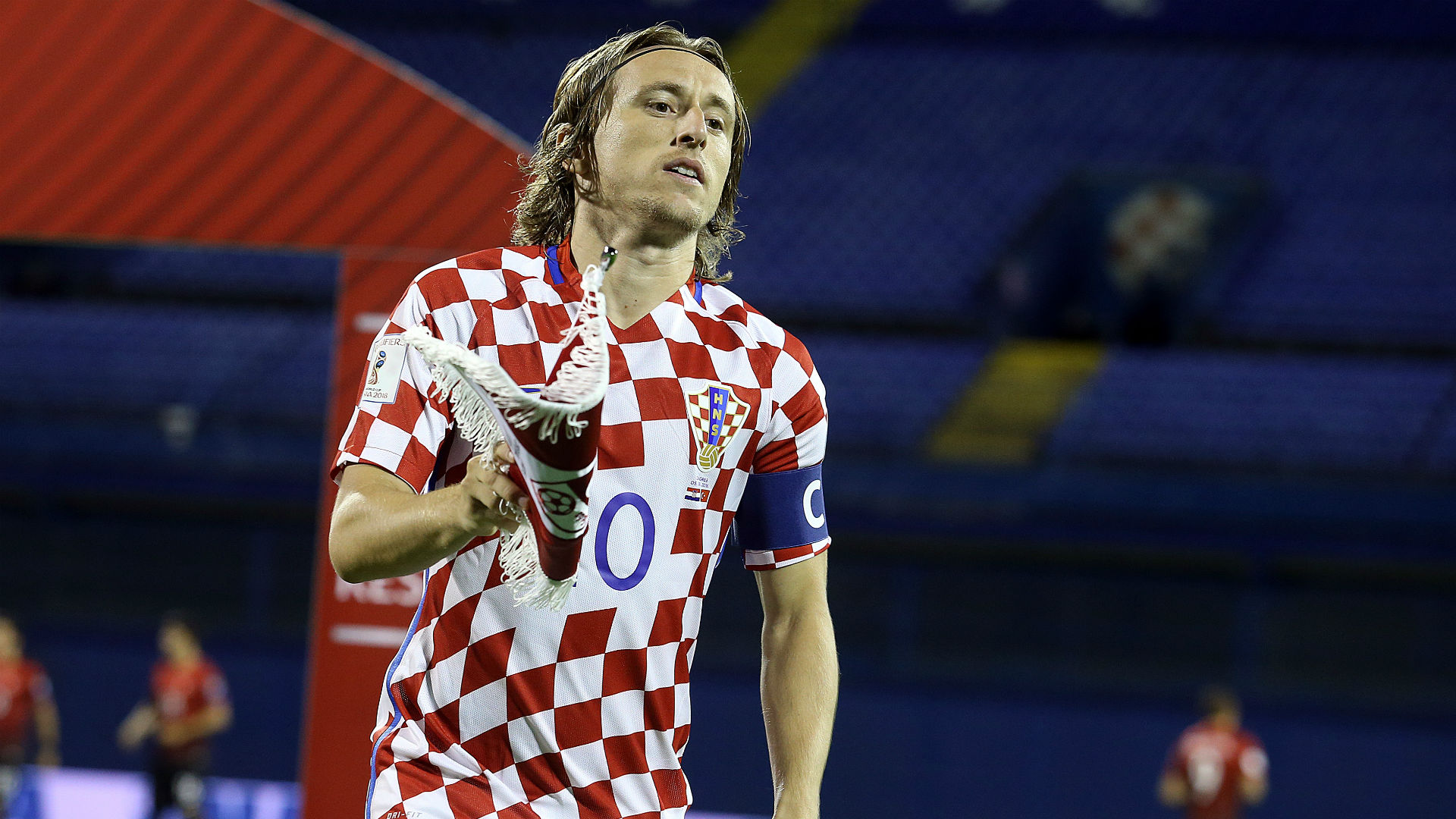 萨里：看到空荡荡的看台，我有些难过