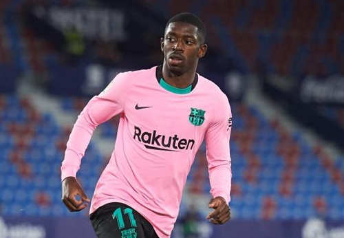 英超受大雪影响多场比赛延期